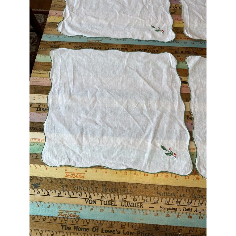Vintage Christmas‎ Napkins Cloth Set 4 Red Holly Poinsettia Cotton Retro - Picture 3 of 10